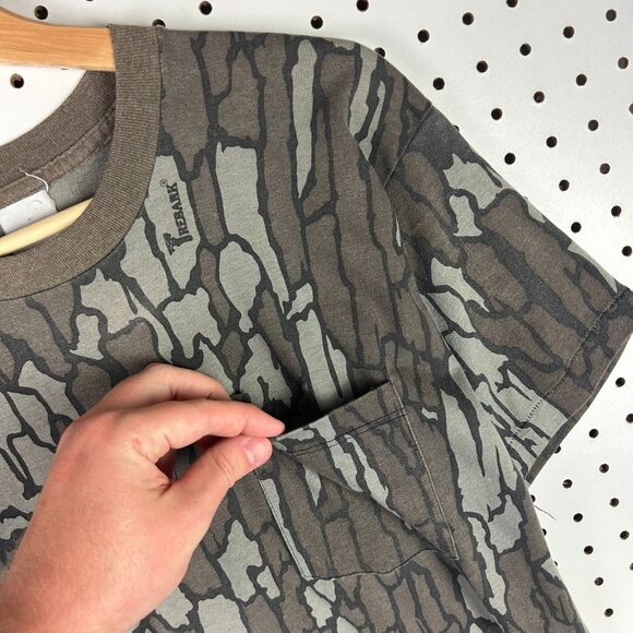 Trebark Camo Vintage T Shirt Small Brown Pocket Y2K 90s Hunting Short Sleeve - Picture 3 of 7